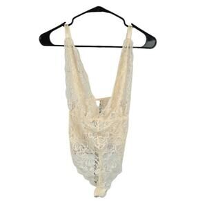 NWT Wolf & Whistle Ariana Lace Bodysuit Vanilla Size 6